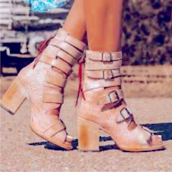 Freebird by Steven Bond Sandal Size 8 - Picture 3 of 14